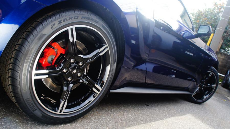 キャリパー塗装施工事例：マスタング　キャリパー塗装ローター塗装　COLOR:#001 Italian losso solid　COLOR:#1114 Deep coal black matte IMG126_1891_DIW5ZD_sub10.jpg