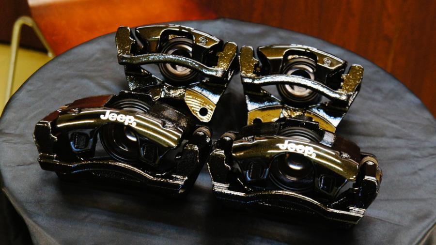 チェロキー　キャリパー塗装COLOR:#005 Deep coal black