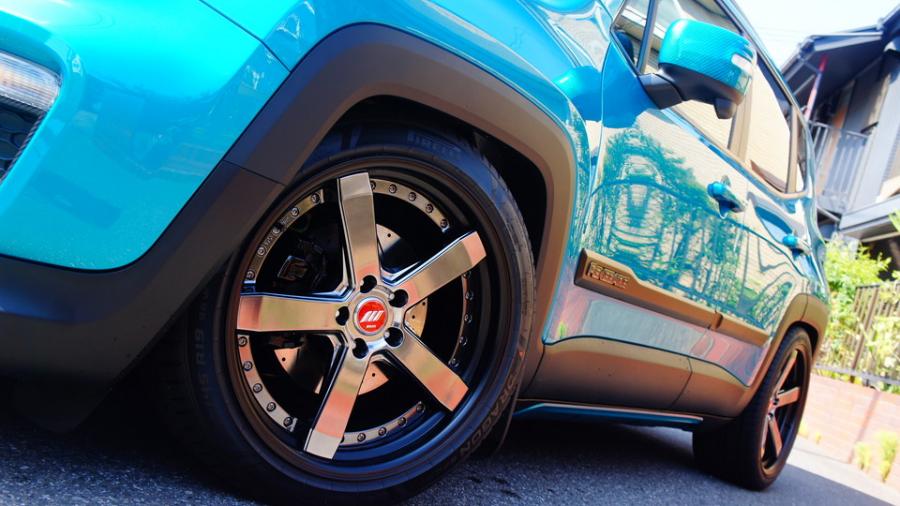 キャリパー塗装施工事例：ジープレネゲード　キャリパー塗装COLOR:#009 Hyper metallic black　ローター加工Type:12SD IMG127_2169_flNPzX_sub3.jpg