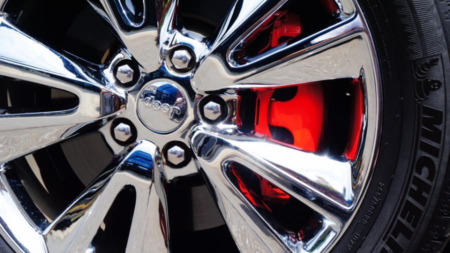 キャリパー塗装施工事例：ジープグランドチェロキー　キャリパー塗装　COLOR:#001 Italian losso solid IMG12_1595_lyeRxH_sub5.jpg