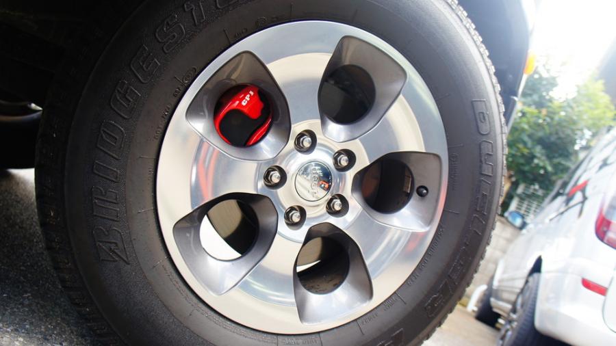 キャリパー塗装施工事例：ジープアンリミテッド　キャリパー塗装　COLOR:#001 Italian losso solid IMG12_1860_kBnBvi_sub4.jpg