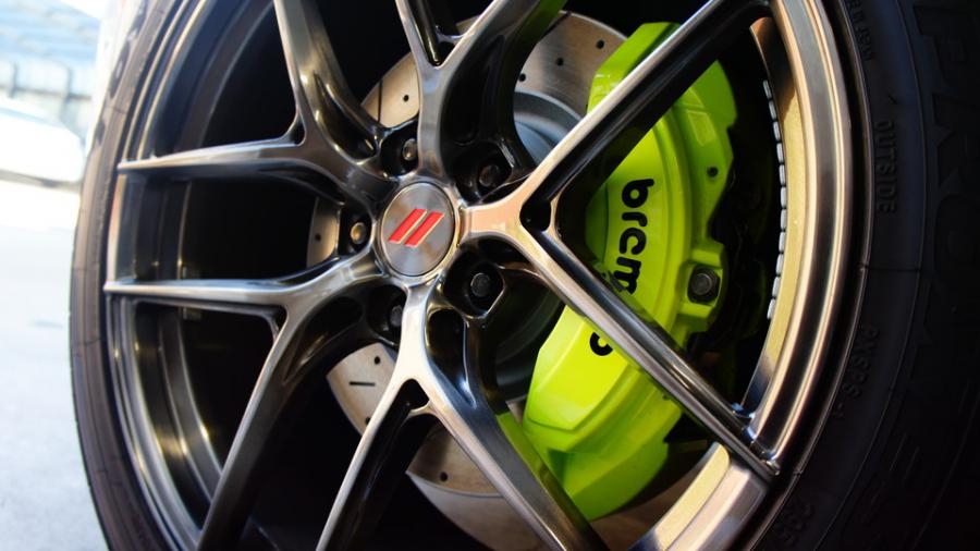 キャリパー塗装施工事例：ダッジデュランゴ　キャリパー塗装COLOR:#1116 Acid green　ブレンボブレーキ移植前後 IMG14_2187_xXDzgC_sub12.jpg