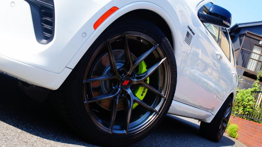 キャリパー塗装施工事例：ダッジデュランゴ　キャリパー塗装COLOR:#1116 Acid green　ブレンボブレーキ移植前後 IMG14_2187_xXDzgC_sub3.jpg