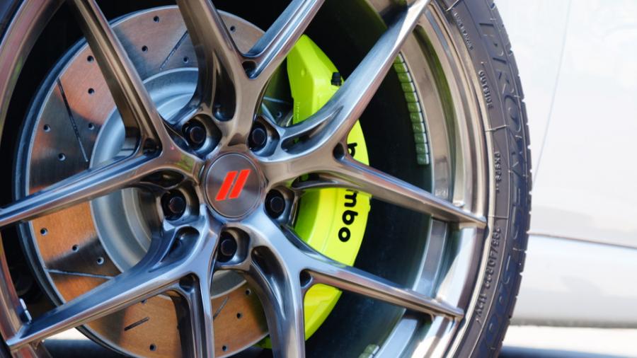 キャリパー塗装施工事例：ダッジデュランゴ　キャリパー塗装COLOR:#1116 Acid green　ブレンボブレーキ移植前後 IMG14_2187_xXDzgC_sub4.jpg