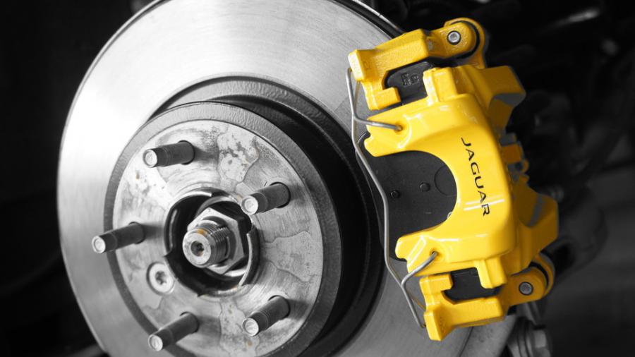 キャリパー塗装施工事例：ジャガーXE　キャリパー塗装　COLOR:#002 giallo modena IMG18_1483_RwwDmU_sub1.jpg