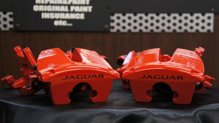 ジャガー　F-PACE　キャリパー塗装　COLOR:#001 Italian losso solid