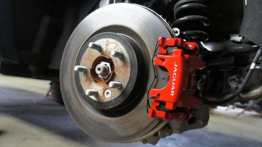 キャリパー塗装施工事例：ジャガーF-PACE　キャリパー塗装　COLOR:#001 Italian losso solid IMG18_1756_bjAFg2_sub2.jpg