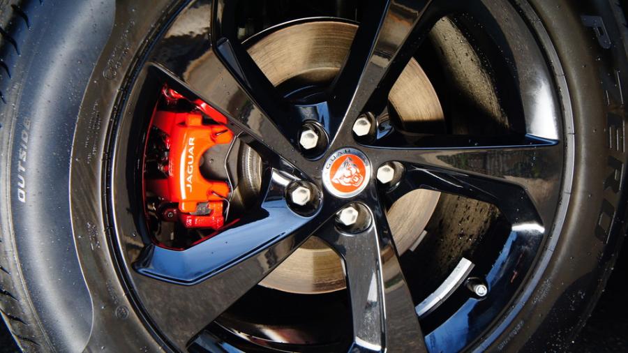 キャリパー塗装施工事例：ジャガーF-PACE　キャリパー塗装　COLOR:#001 Italian losso solid IMG18_1756_bjAFg2_sub6.jpg
