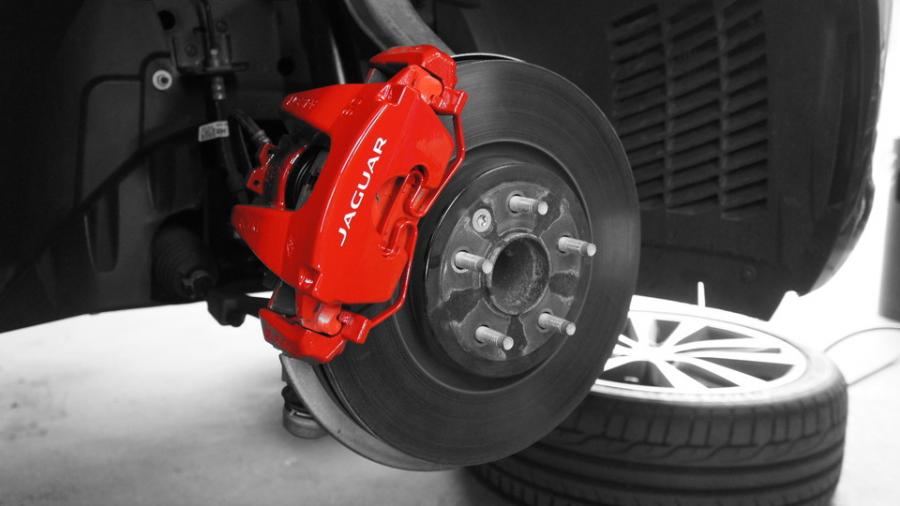 キャリパー塗装施工事例：ジャガーXE　キャリパー塗装　COLOR:#001 Italian losso solid IMG18_1822_jegYWV_sub2.jpg