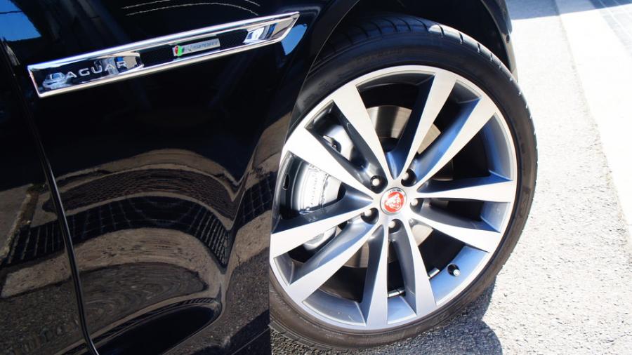 キャリパー塗装施工事例：ジャガーXJ　キャリパー塗装COLOR:#052 Premium platinum silver IMG18_2109_DYtL3L_sub4.jpg