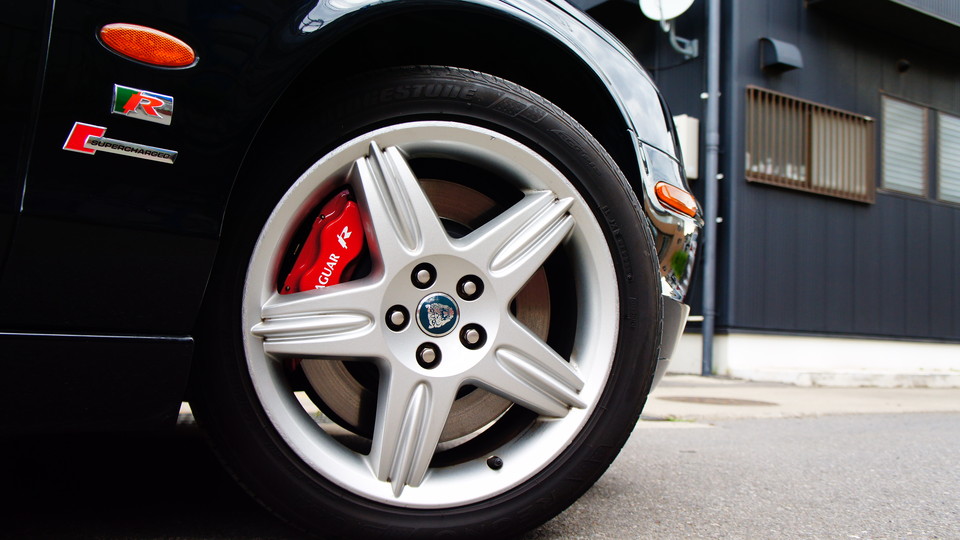 キャリパー塗装施工事例：ジャガーSタイプ純正キャリパー塗装＆ローター塗装　キャリパーカラー：#001 Italian losso solid、ローターカラー：マットブラック IMG18_720_nJrUp9_sub5.jpg