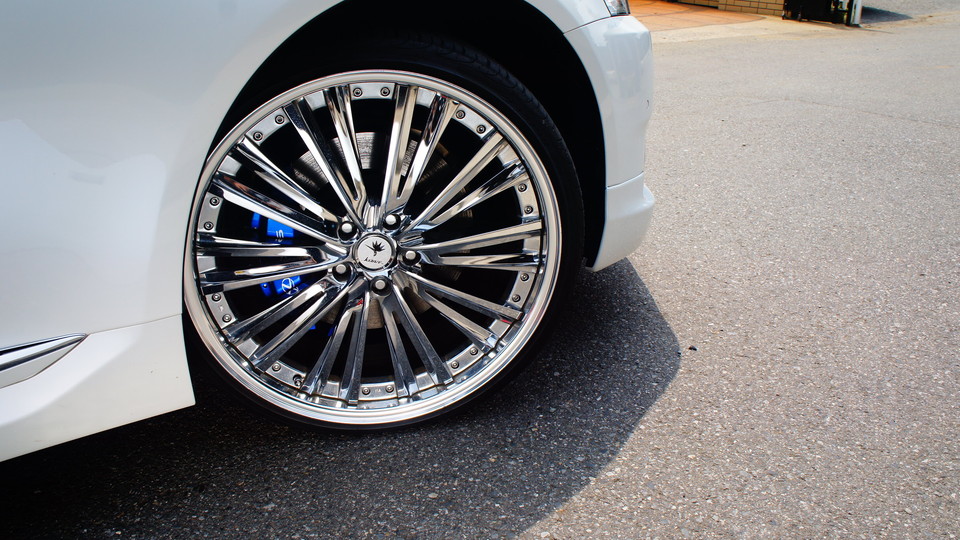 キャリパー塗装施工事例：レクサスLS純正キャリパー塗装　COLOR：#060 royal ocean blue IMG20_1091_WSkkK2_sub5.jpg