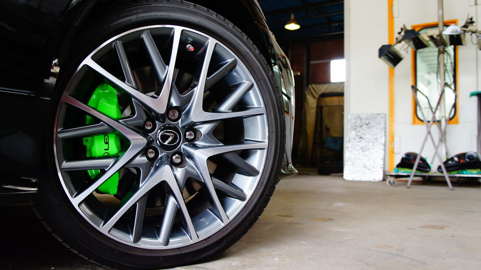 キャリパー塗装施工事例：レクサスRC350純正キャリパー塗装　COLOR:＃1113monster green IMG20_1110_q5Ggz7_sub4.jpg