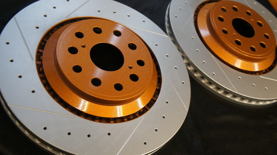 キャリパー塗装施工事例：レクサスLS純正キャリパー塗装＆ローター塗装　キャリパーハイポリッシュ加工　COLOR:オリジナルゴールド　ローター加工Type：DD IMG20_1130_MDAbBV_sub3.jpg