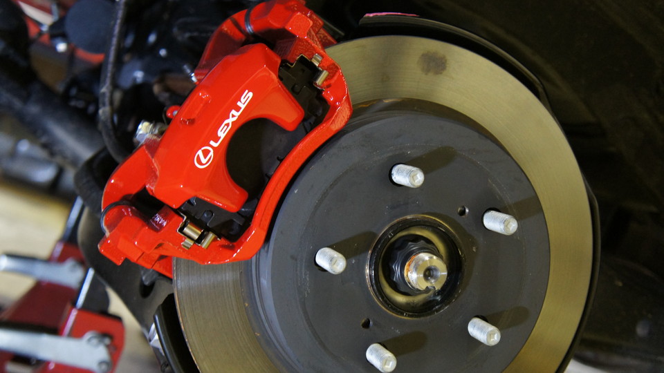 キャリパー塗装施工事例：レクサスＮＸ200ｔ純正キャリパー塗装　ＣＯＬＯＲ：#001 Italian losso solid IMG20_1153_vmI3FJ_sub1.jpg