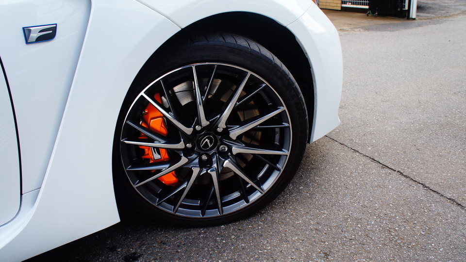 キャリパー塗装施工事例：レクサスＲＣ－Ｆ純正キャリパー塗装　ＣＯＬＯＲ：オレンジ系 IMG20_1187_2wBCAh_sub7.jpg