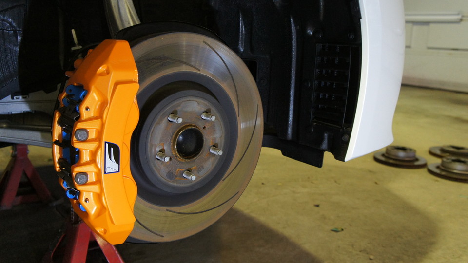 キャリパー塗装施工事例：レクサスRC-F純正キャリパー塗装　COLOR：#098 honey of pearl orange IMG20_1210_bOyjDR_sub1.jpg