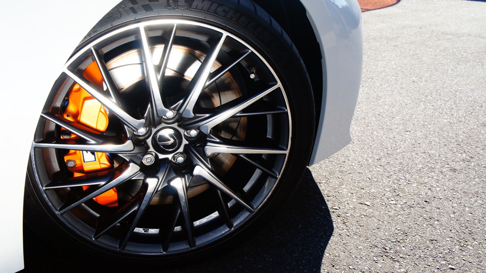 キャリパー塗装施工事例：レクサスRC-F純正キャリパー塗装　COLOR：#098 honey of pearl orange IMG20_1210_bOyjDR_sub6.jpg