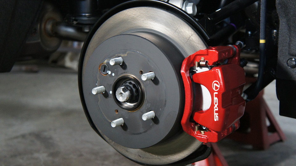 キャリパー塗装施工事例：レクサスIS300ｈ純正キャリパー塗装　COLOR:#010 premiun rouge candy red IMG20_1223_6QtG3a_sub1.jpg