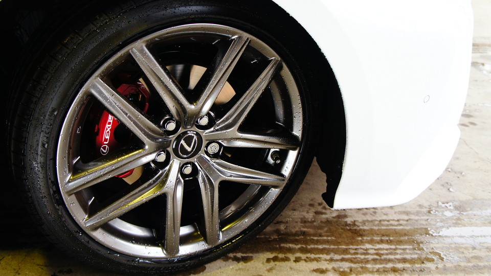 キャリパー塗装施工事例：レクサスIS300ｈ純正キャリパー塗装　COLOR:#010 premiun rouge candy red IMG20_1223_6QtG3a_sub3.jpg