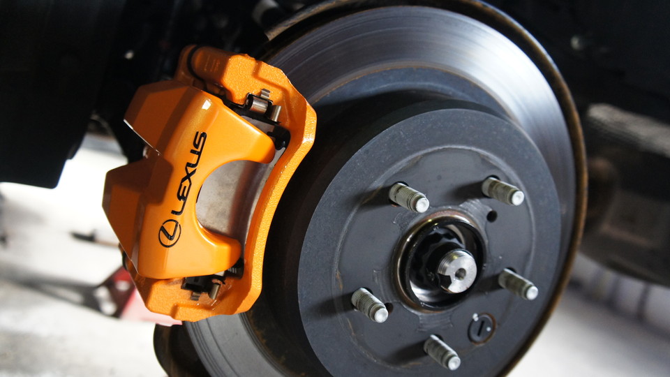 キャリパー塗装施工事例：レクサスRC300ｈ純正キャリパー塗装　COLOR：#098 honey of pearl orange IMG20_1224_FGie2c_sub2.jpg