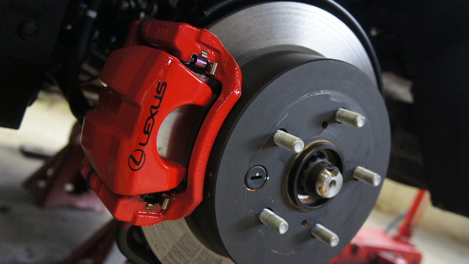 キャリパー塗装施工事例：レクサスIS300ｈ純正キャリパー塗装　COLOR:#001 Italian losso solid IMG20_1233_XSHWRz_sub2.jpg