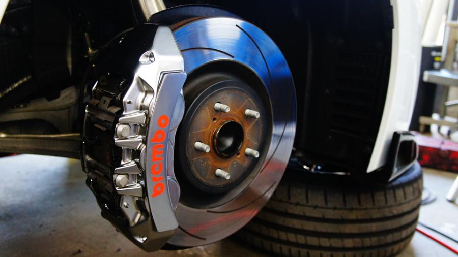 キャリパー塗装施工事例：レクサスRC-F純正キャリパー塗装　COLOR:#055 Super shining silver metal finish IMG20_1316_RXHLo5_sub1.jpg