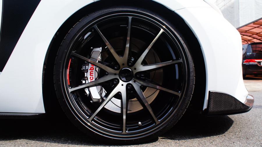 キャリパー塗装施工事例：レクサスRC-F純正キャリパー塗装　COLOR:#055 Super shining silver metal finish IMG20_1316_RXHLo5_sub5.jpg