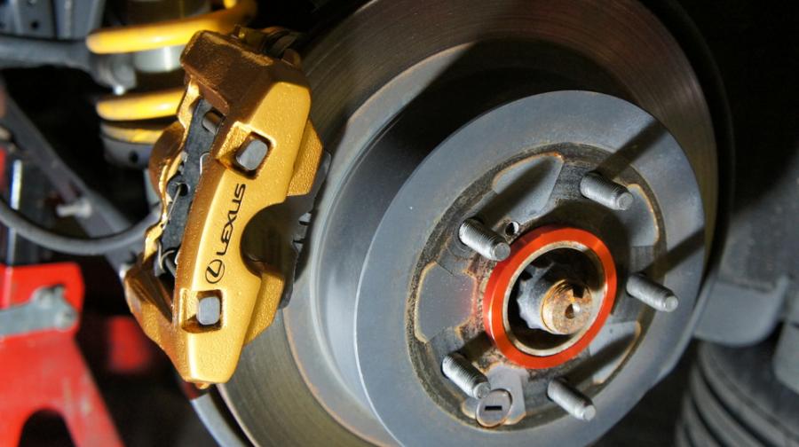 キャリパー塗装施工事例：レクサスIS350　キャリパー塗装　COLOR:#003 Tokyo midnight gold IMG20_1387_5xwOCx_sub2.jpg