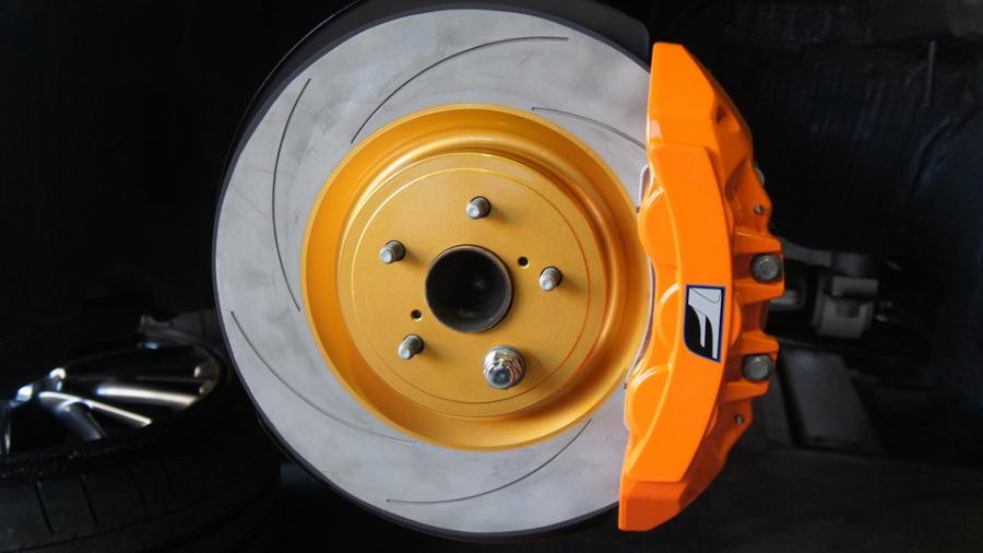 キャリパー塗装施工事例：レクサスRC-F　キャリパー塗装＆ローター塗装　COLOR：#1110 Valencia premium orange＆#003 Tokyo midnight gold IMG20_1424_rxk9in_sub1.jpg