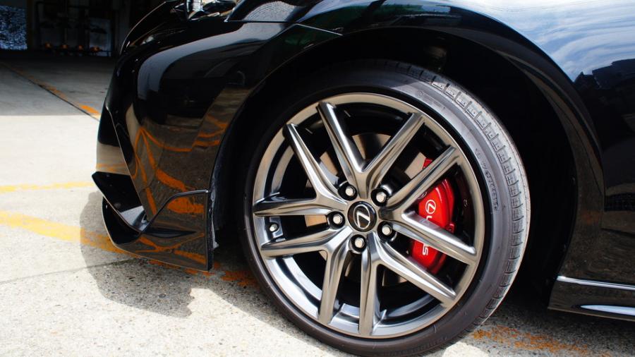 キャリパー塗装施工事例：レクサスIS200ｔ　キャリパー塗装　COLOR：#010 premiun rouge candy red IMG20_1430_bQzbE7_sub5.jpg