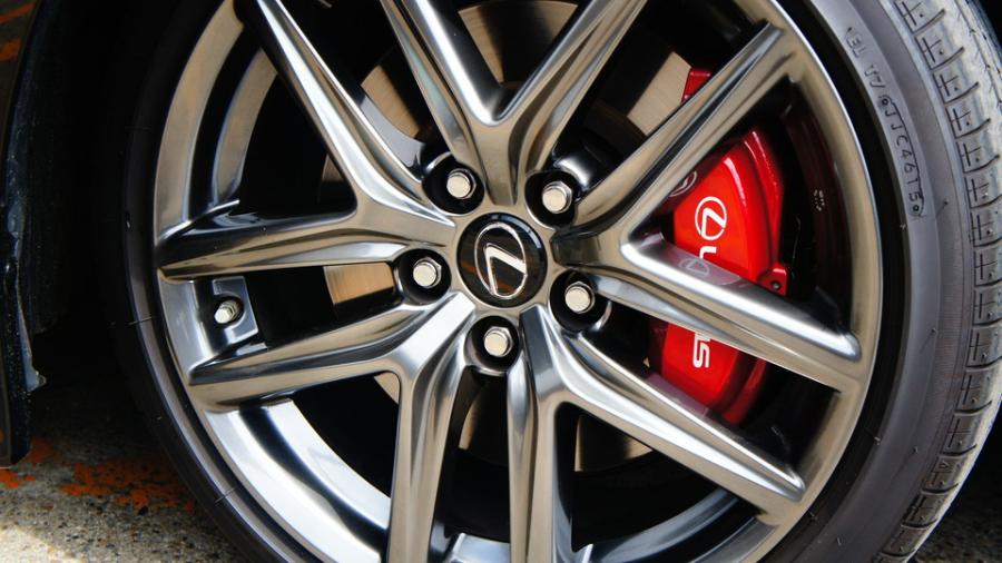 キャリパー塗装施工事例：レクサスIS200ｔ　キャリパー塗装　COLOR：#010 premiun rouge candy red IMG20_1430_bQzbE7_sub6.jpg