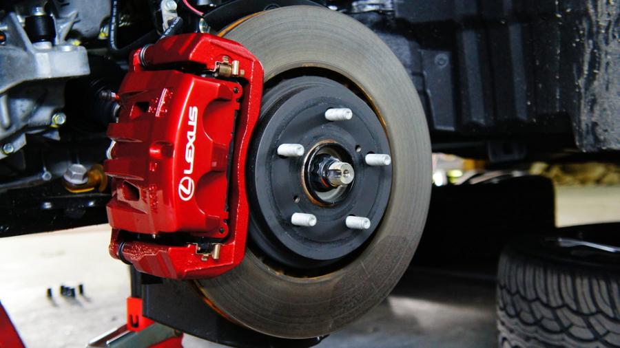 レクサスRX450h　キャリパー塗装　COLOR:#010 premiun rouge candy red　パッド表面塗装も同色