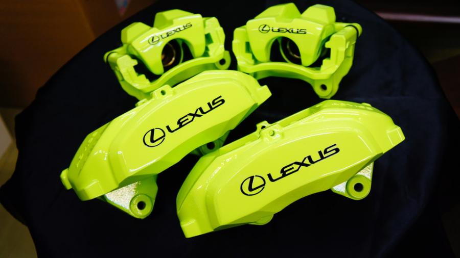 レクサスGS250Fｽﾎﾟｰﾂ　キャリパー塗装　COLOR:#1116 Acid green