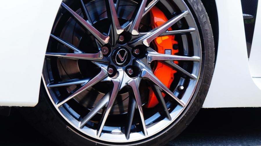 キャリパー塗装施工事例：レクサスRC-F　キャリパー塗装　COLOR:#1110 Valencia premium orange IMG20_1597_rSBUNM_sub4.jpg