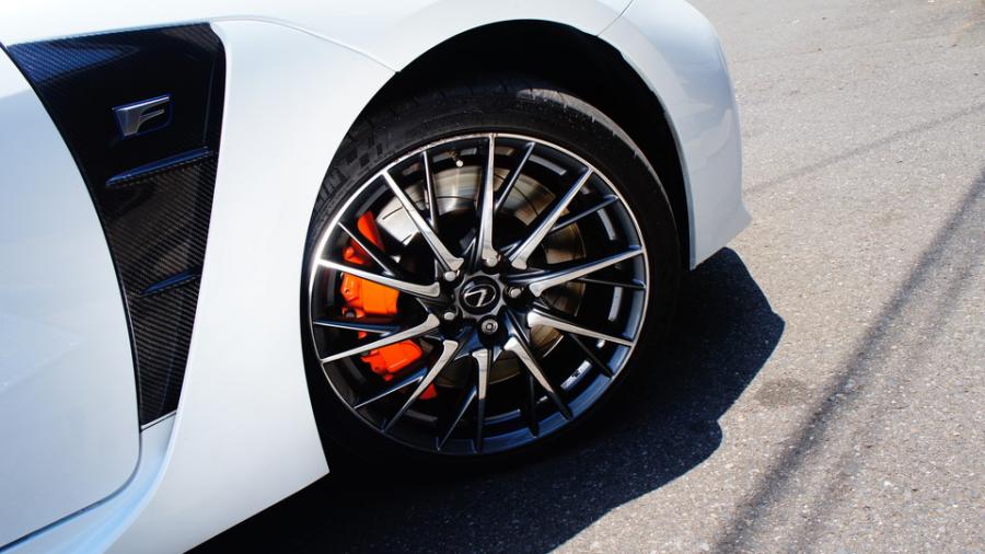 キャリパー塗装施工事例：レクサスRC-F　キャリパー塗装　COLOR:#1110 Valencia premium orange IMG20_1597_rSBUNM_sub6.jpg