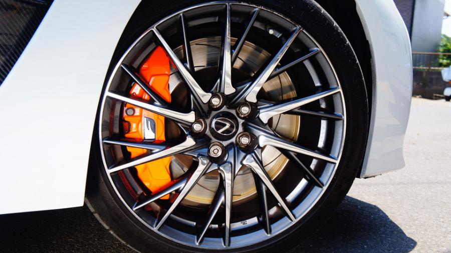 キャリパー塗装施工事例：レクサスRC-F　キャリパー塗装　COLOR:#1110 Valencia premium orange IMG20_1597_rSBUNM_sub7.jpg