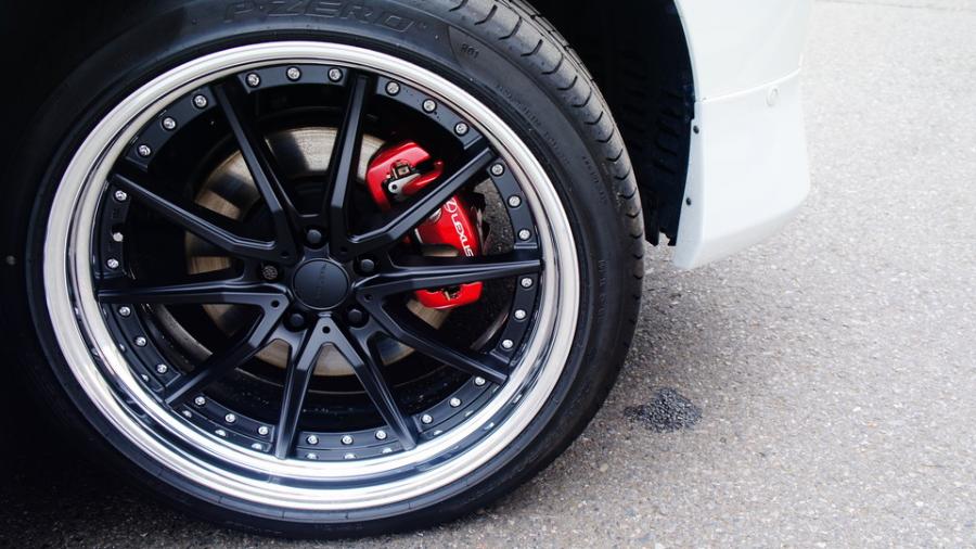 レクサスRX450h　キャリパー塗装　COLOR:#010 premiun rouge candy red