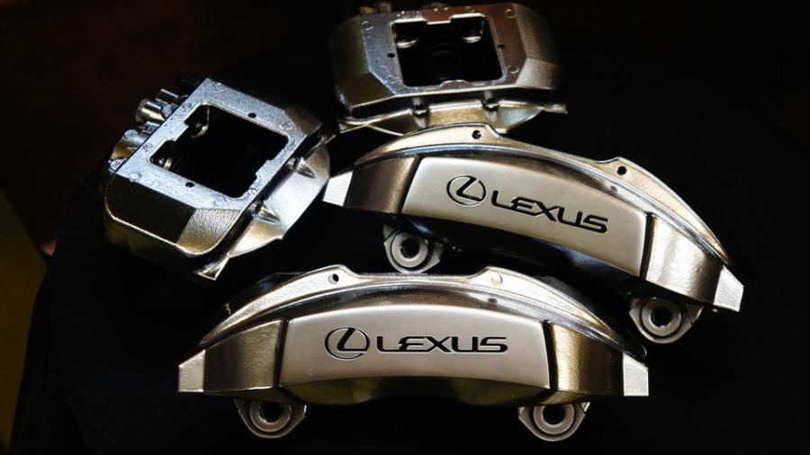 レクサスLS　キャリパー塗装　COLOR:#055 Super shining silver metal finish