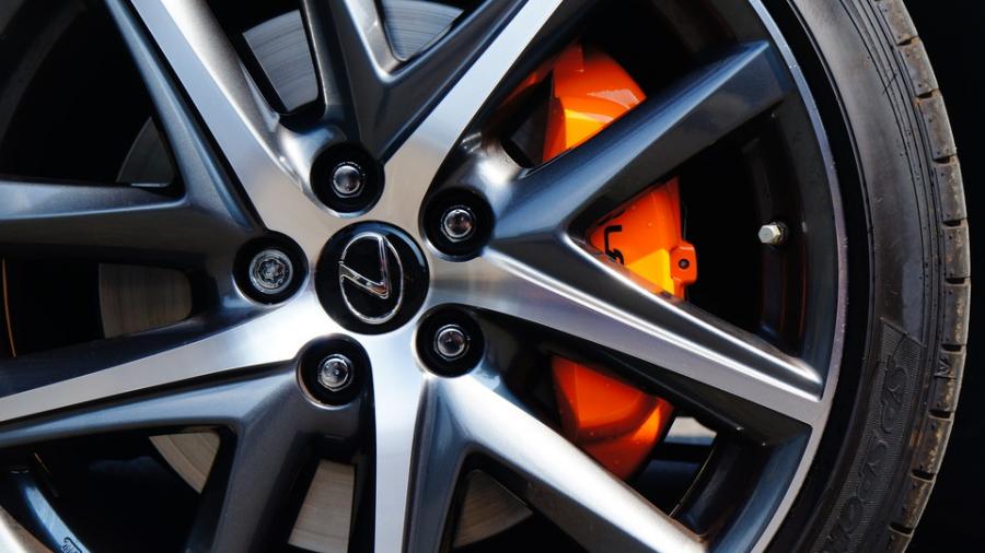 キャリパー塗装施工事例：レクサスGS300h　キャリパー塗装　COLOR:#098 honey of pearl orange（ﾊﾟｰﾙ抜き） IMG20_1616_vKHWNh_sub6.jpg