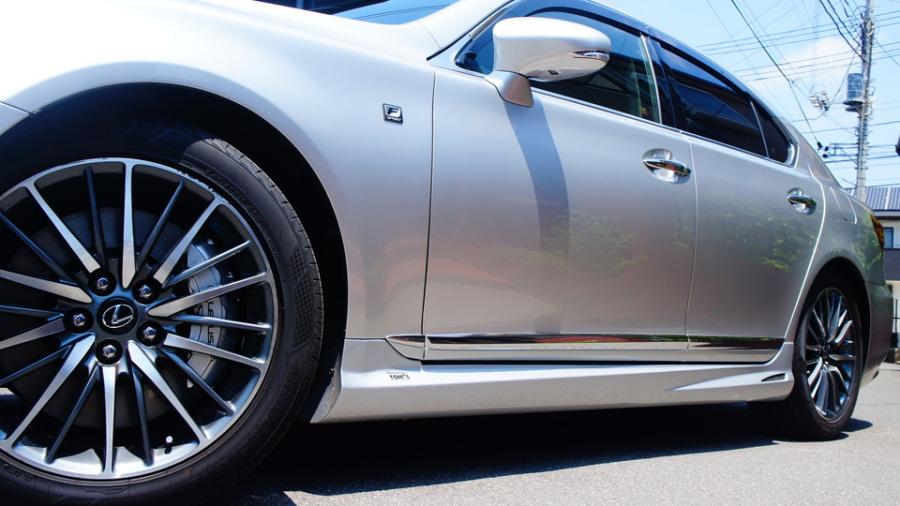 キャリパー塗装施工事例：レクサスLS460Fスポーツ　キャリパー塗装　COLOR:#006 Diamonddust silver　TOMSパフォーマンスブレーキパット前後装着、ローター研磨 IMG20_1618_gFwl56_sub4.jpg