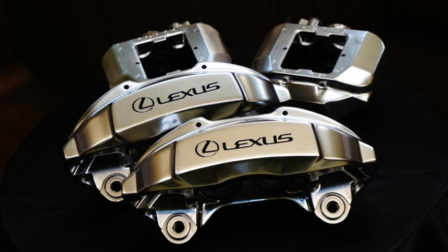 レクサスLS　キャリパー塗装　COLOR:#055 Super shining silver metal finish