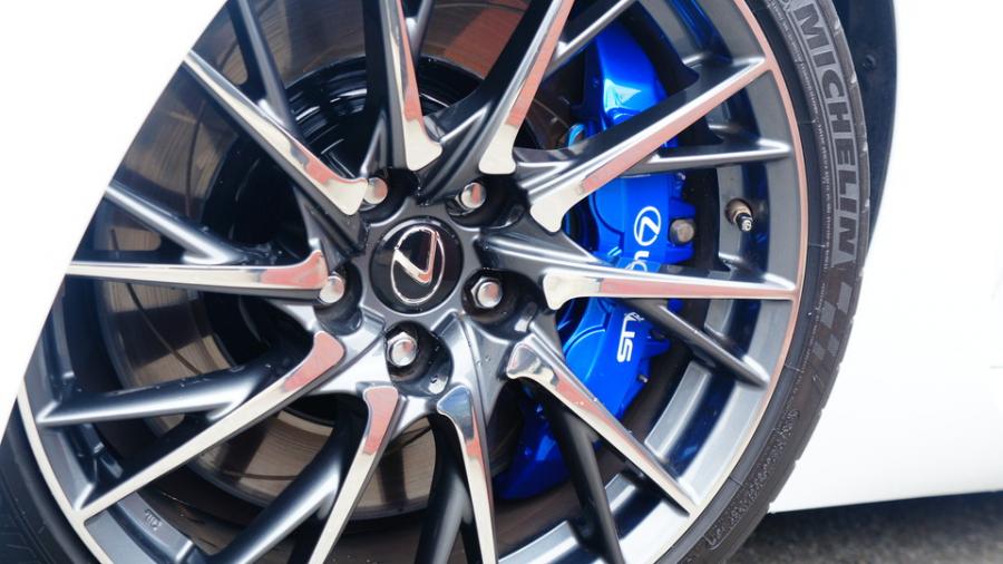 キャリパー塗装施工事例：レクサスRC-F　キャリパー塗装・ローター塗装　COLOR:#1115 Deep marine blue＆#005 Deep coal black IMG20_1645_cxMmjw_sub5.jpg