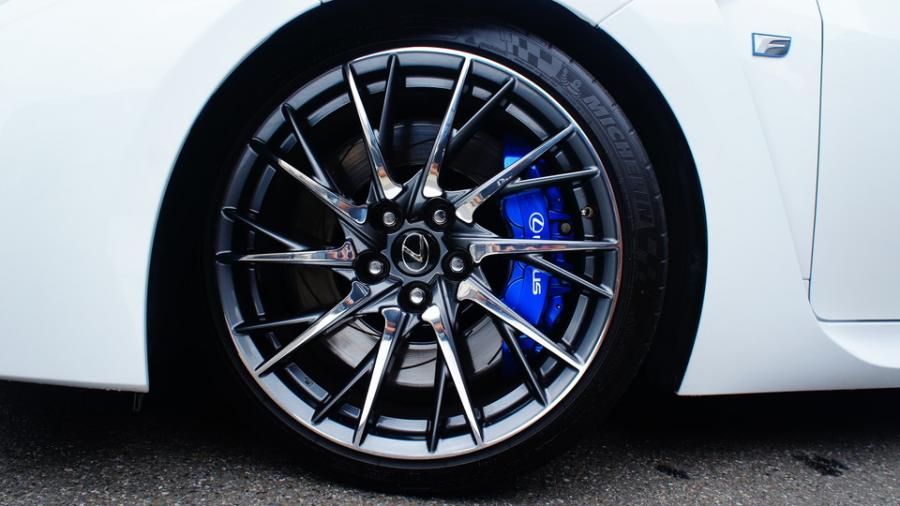 キャリパー塗装施工事例：レクサスRC-F　キャリパー塗装・ローター塗装　COLOR:#1115 Deep marine blue＆#005 Deep coal black IMG20_1645_cxMmjw_sub7.jpg