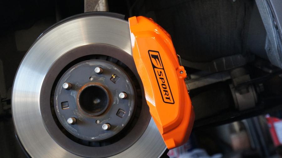 キャリパー塗装施工事例：レクサスIS200t　キャリパー塗装　COLOR:#1110 Valencia premium orange IMG20_1681_dXpRUU_sub1.jpg