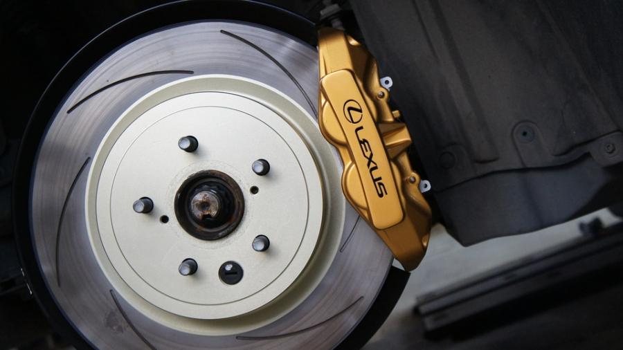 キャリパー塗装施工事例：レクサスRC-F　キャリパー塗装　COLOR:#003 Tokyo midnight gold　ローター塗装　COLOR:#008 Flash champagne gold IMG20_1724_CjF0t3_sub1.jpg