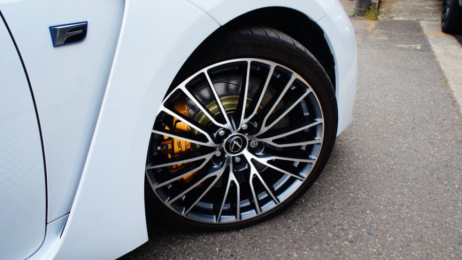 キャリパー塗装施工事例：レクサスRC-F　キャリパー塗装　COLOR:#003 Tokyo midnight gold　ローター塗装　COLOR:#008 Flash champagne gold IMG20_1724_CjF0t3_sub3.jpg