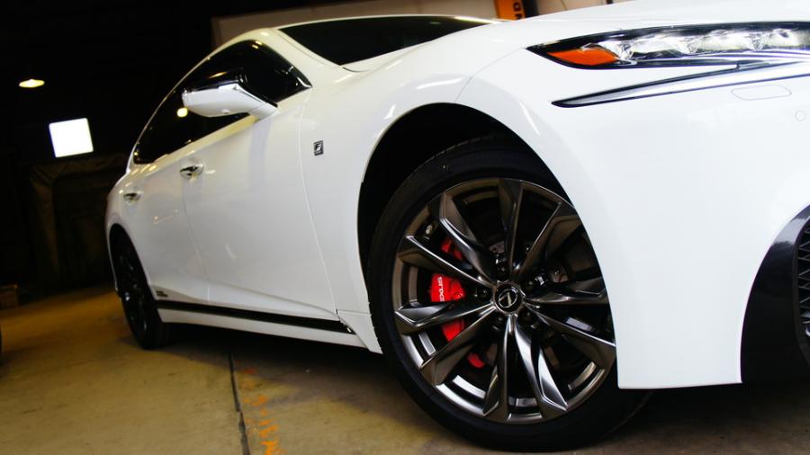 キャリパー塗装施工事例：レクサスLS500h　キャリパー塗装　COLOR:#001 Italian losso solid IMG20_1739_xyosPM_sub4.jpg