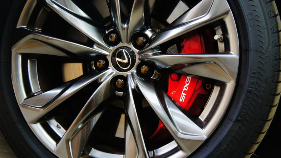 キャリパー塗装施工事例：レクサスLS500h　キャリパー塗装　COLOR:#001 Italian losso solid IMG20_1739_xyosPM_sub7.jpg