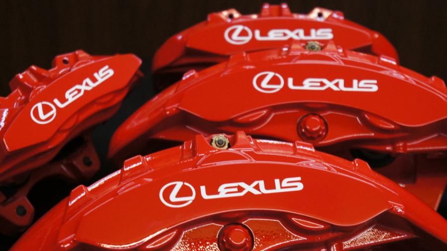 レクサスLC500　キャリパー塗装　COLOR:#001 Italian losso solid